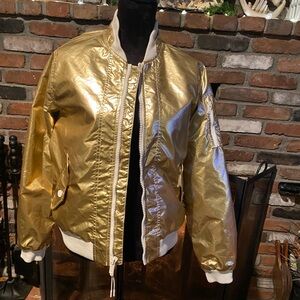 Burton Lamb Ski Jacket, this is the outer part of the jacket only (warm).